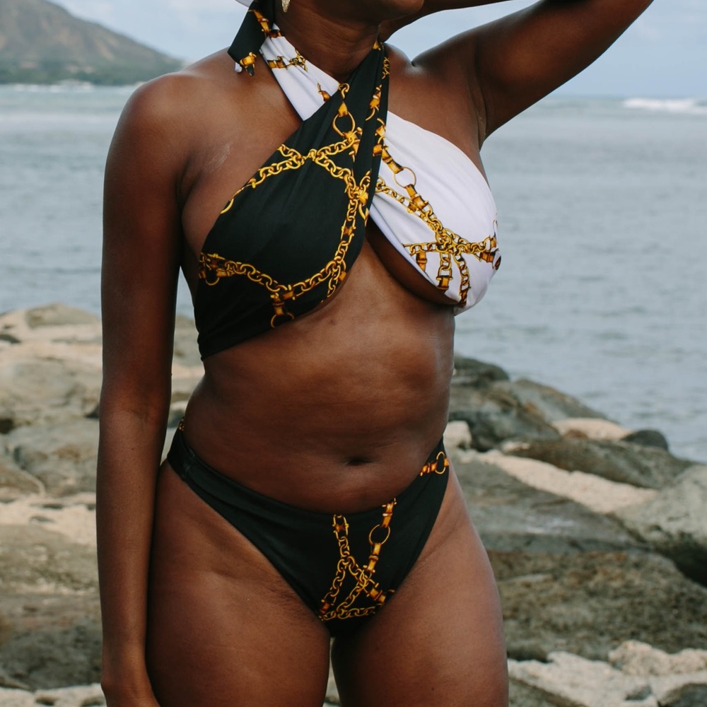 Sexy Victoria’s Secret monokini
